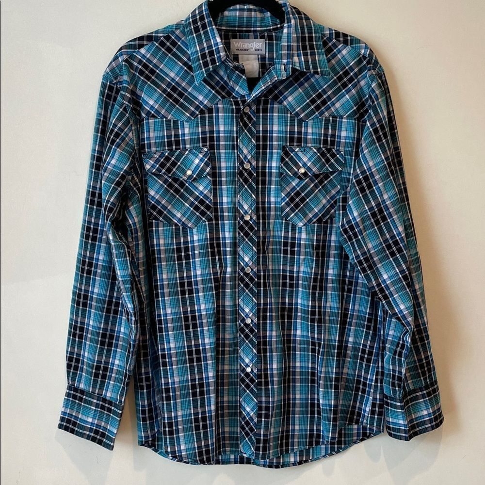 Wrangler Teal and Black Plaid Button Down Shirt